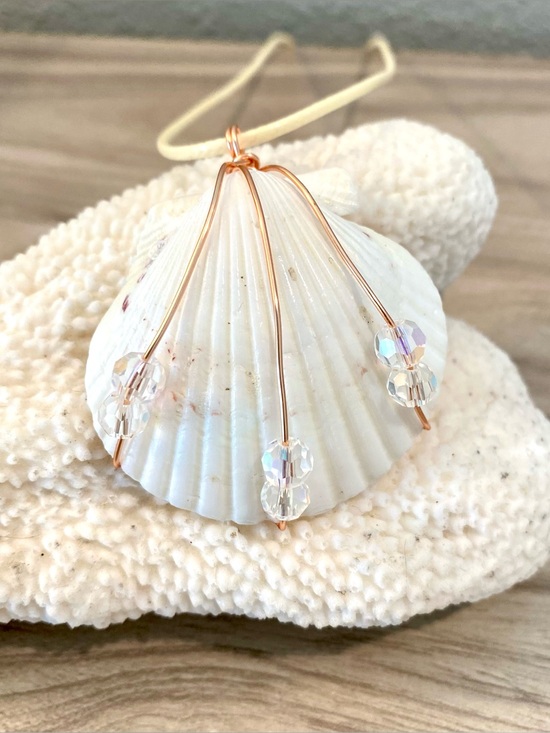 Jewelry - 129. Handmade Rose Gold Wire scallop shell Pendant Necklace in White